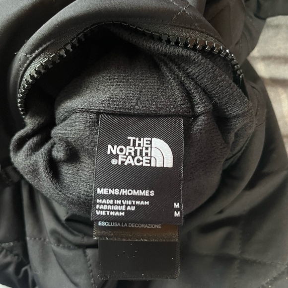 The North Face Jester Quilted Jacket - Picture 5 of 6